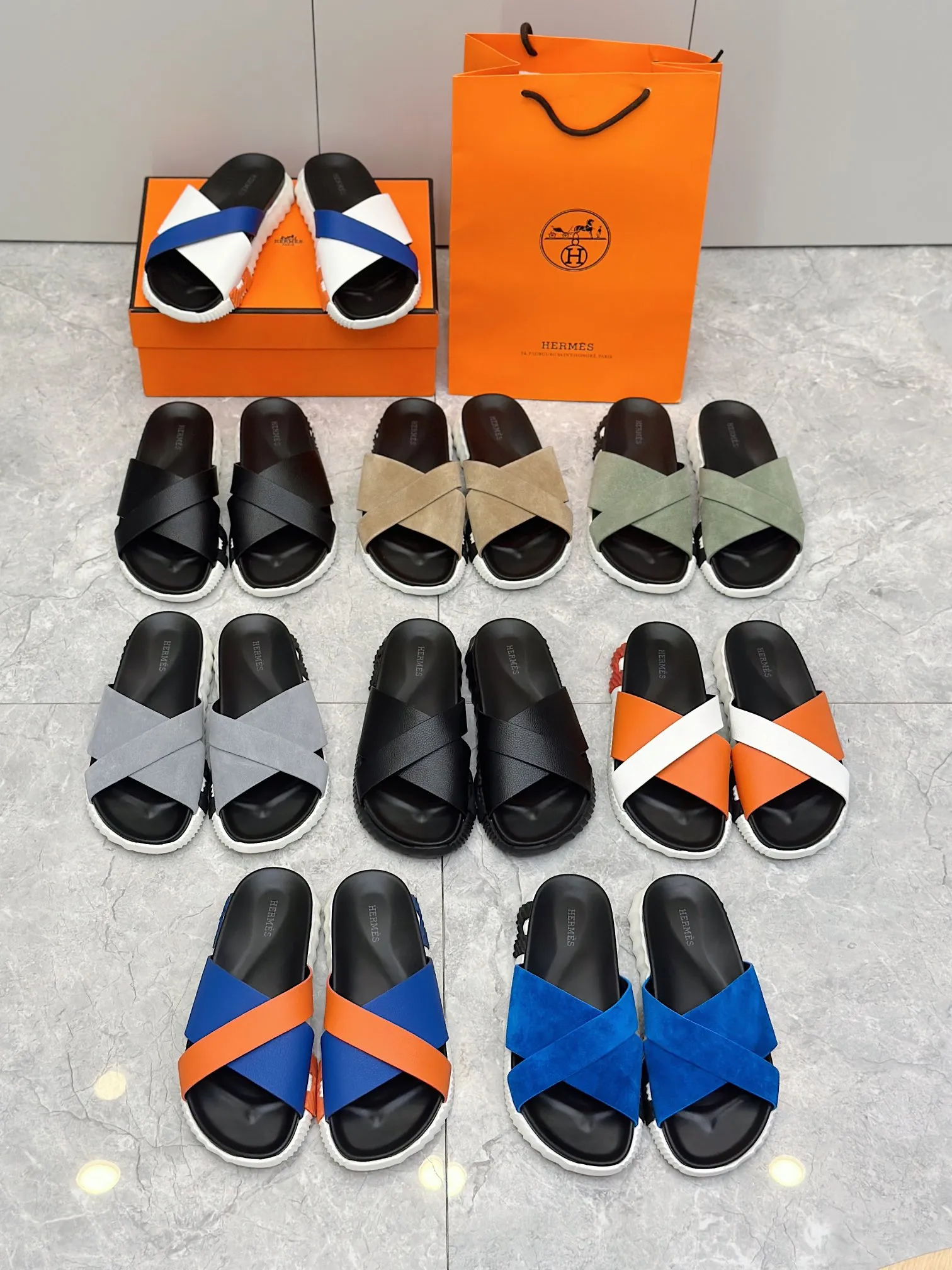 [HERMÈS] Top men's shoes 💰: 340💰 Size: 39-44 (38.45 46 custom-made) Herme*H Home Hermès Men's Sandals and Slippers - Original Replica Purchase the original version and make it one to one, the outsole is privately modeled, and the outsole color corresponding to each color is the same as the original version. Come to those who know the stuff 💪 The ultra-light soles are designed in contrasting colors, and they feel so comfortable on your feet! Calfskin, cowhide feet, private mold outsole.